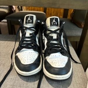 Nike Air Jordan high top sneakers size 11 mens